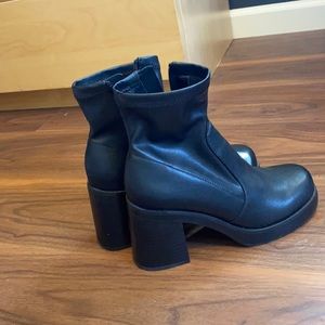 Steve Madden x Urban Outfitters 90s Hooper GoGo boots